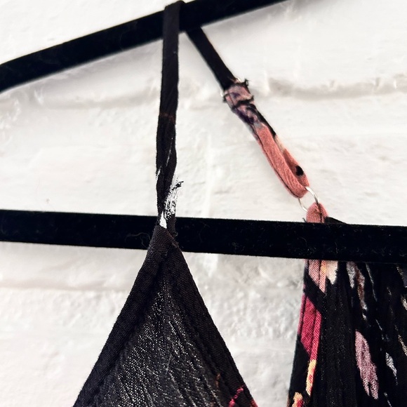 Pink Clover Floral Crossover Spaghetti Strap Tank - Picture 3 of 3